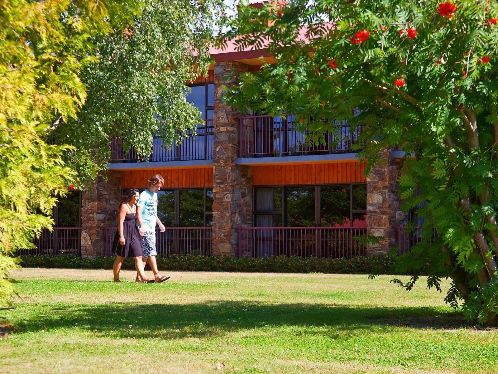 Distinction Mackenzie Country Hotel Twizel Exterior foto